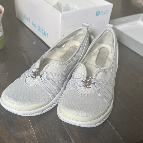 Bzees Women's Light Gray Loafers - Picture 1 of 7